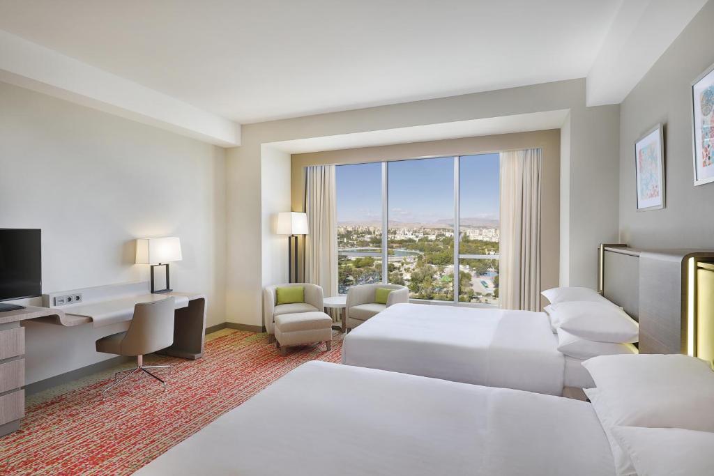 photo Park Mall Hotel and Conference Center ( ex Four Points )